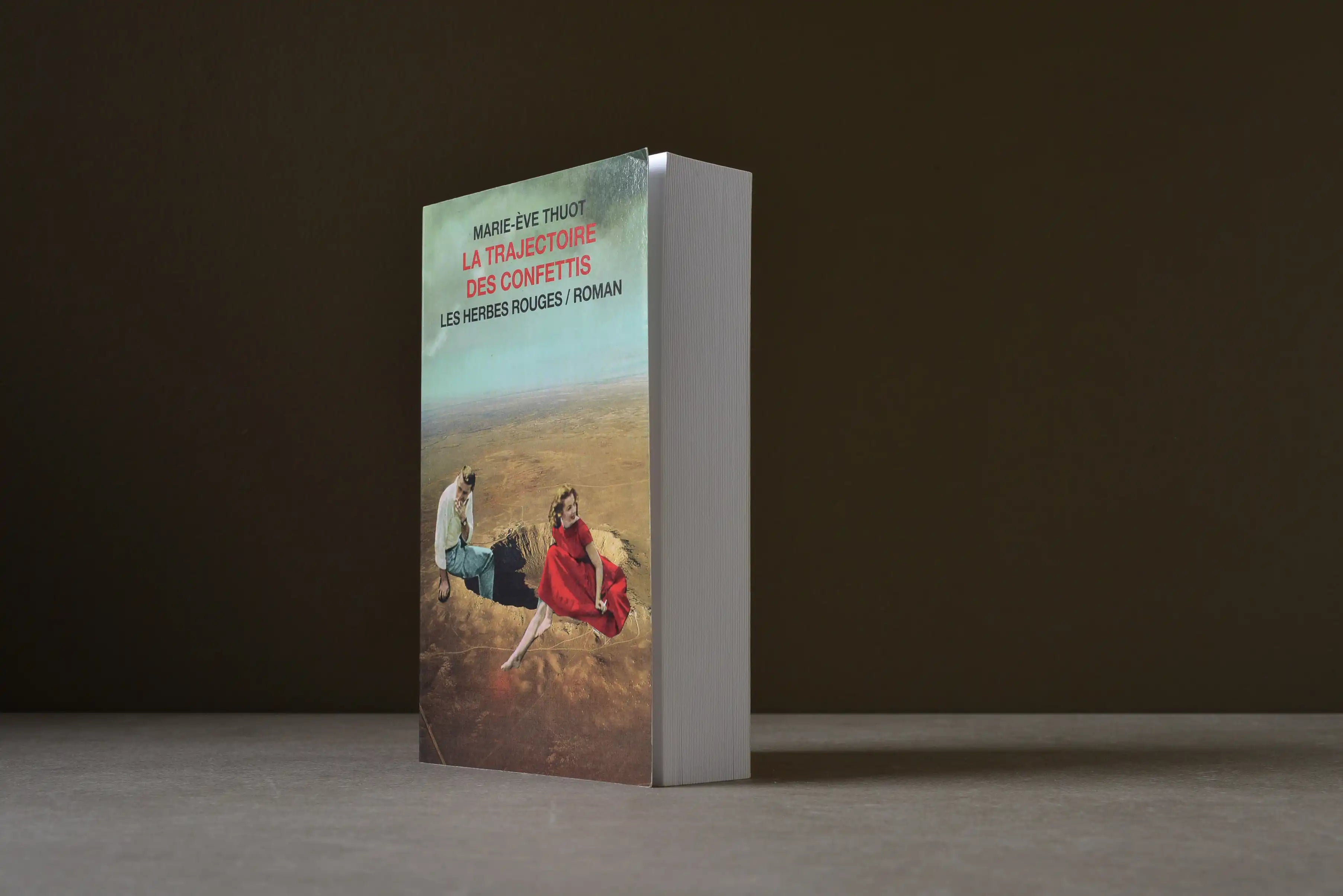 Thuot, Marie-Ève - La trajectoire des confettis - Les Herbes rouges - 9782894196243 - Très bon -  livre usagé