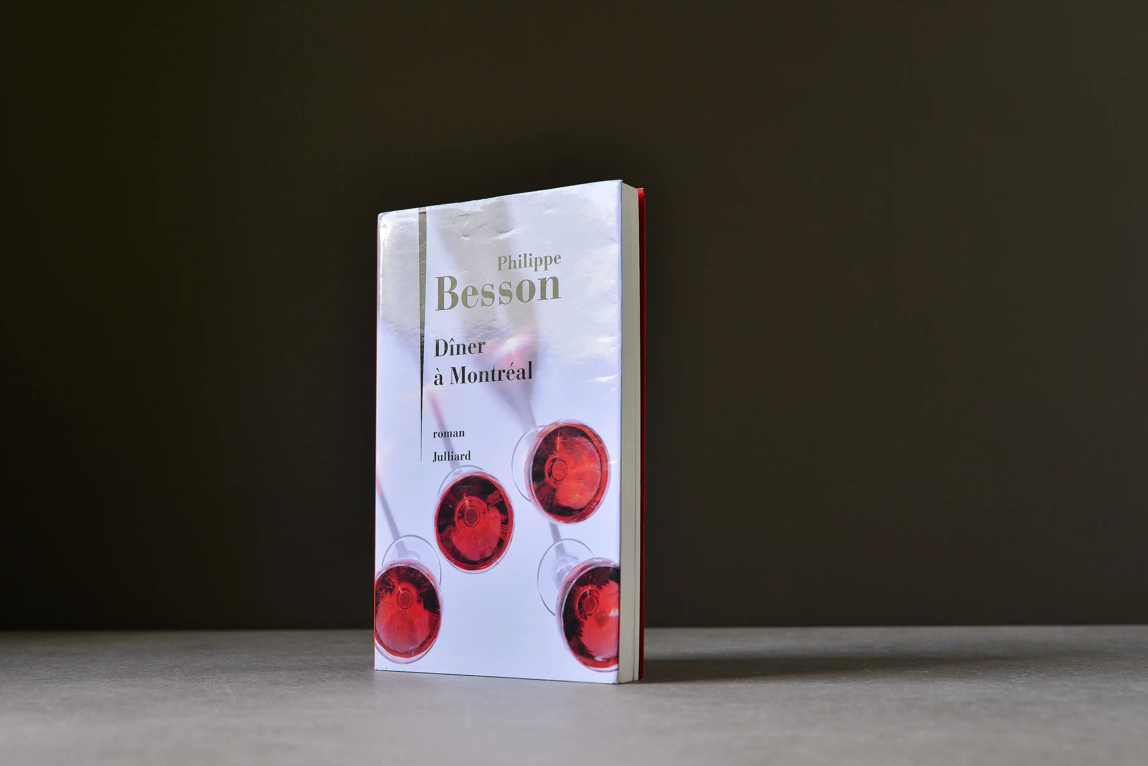 Besson, Philippe - Dîner à Montréal  - Julliard - 9782260053170 - Bon -  livre usagé