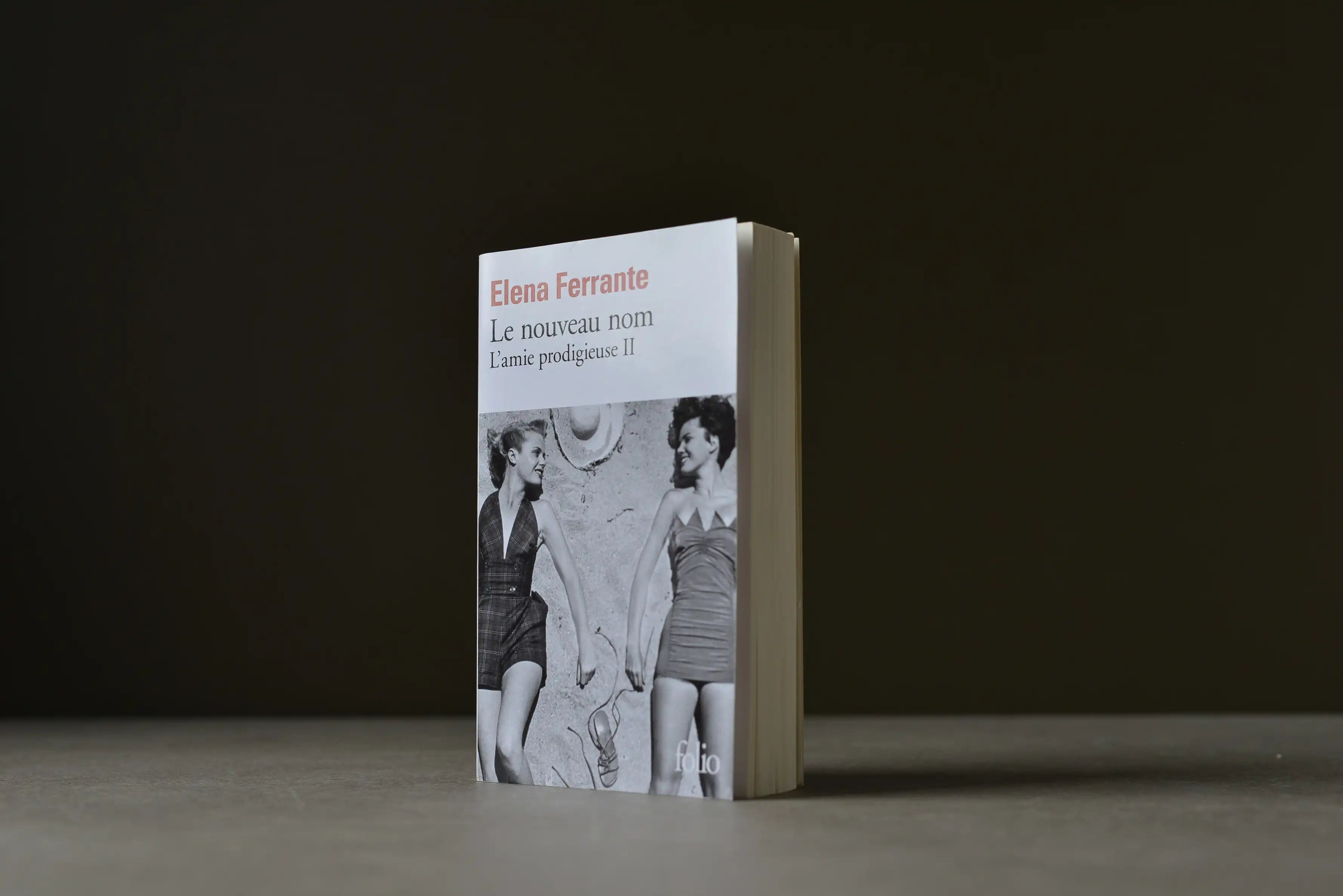 Ferrante, Elena - L'amie prodigieuse, tome 2 : Le nouveau nom - Folio - 9782072693144 - Bon -  livre usagé