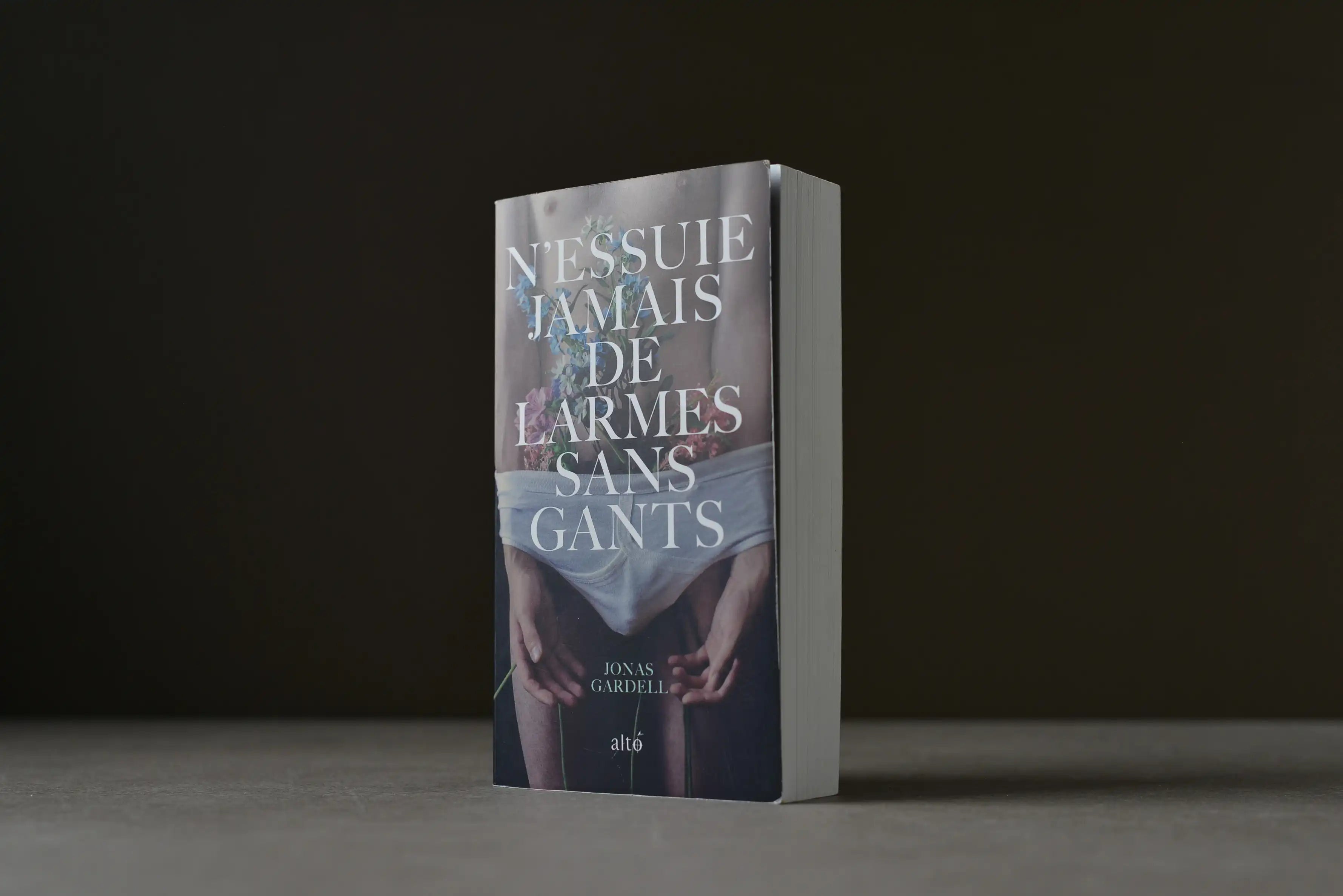 Gardell, Jonas - N'essuie jamais de larmes sans gants - Alto - 9782896943876 - Bon+ -  livre usagé