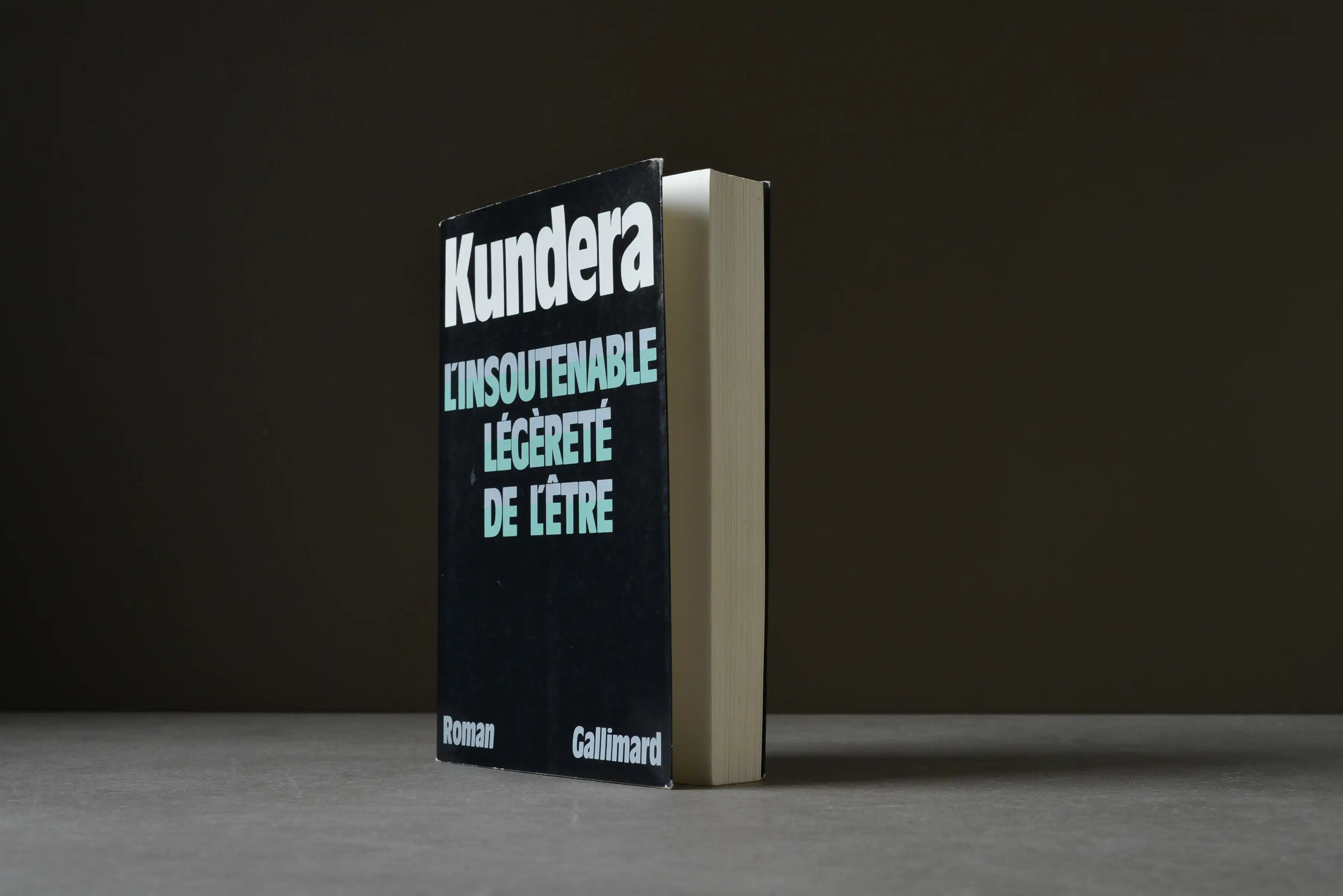 Kundera, Milan - L'insoutenable légèreté de l'être - Gallimard - 9782070709632 - Très bon -  livre usagé