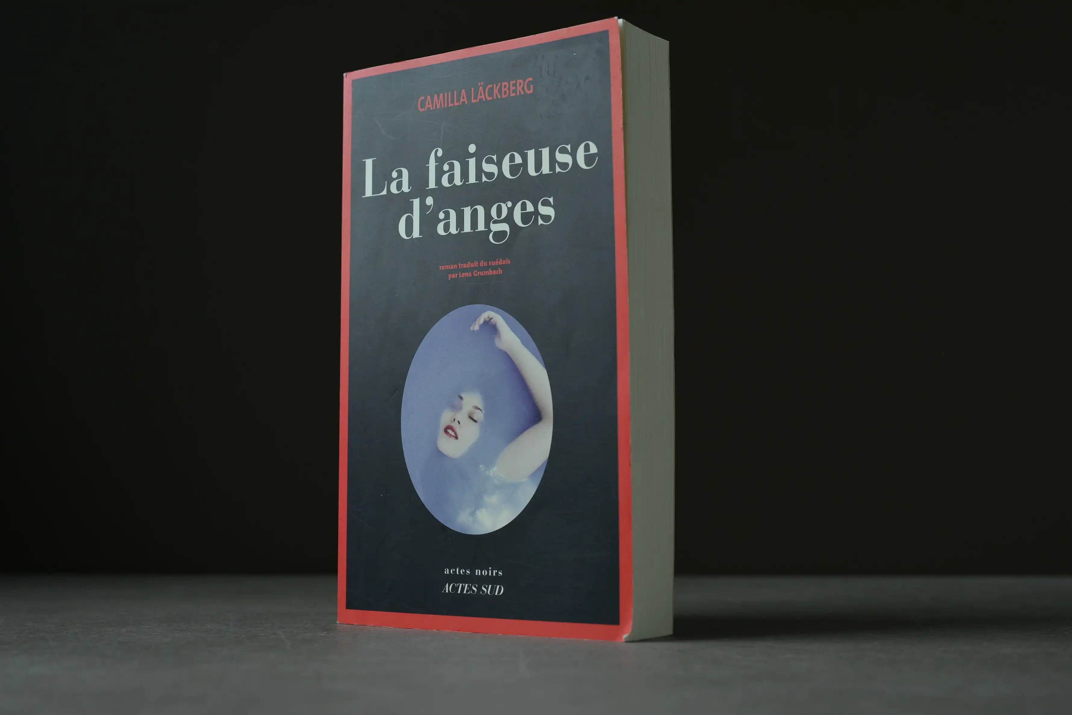 Läckberg, Camilla - La faiseuse d'anges - Actes Sud - 9782330032104 - Bon+ -  livre usagé