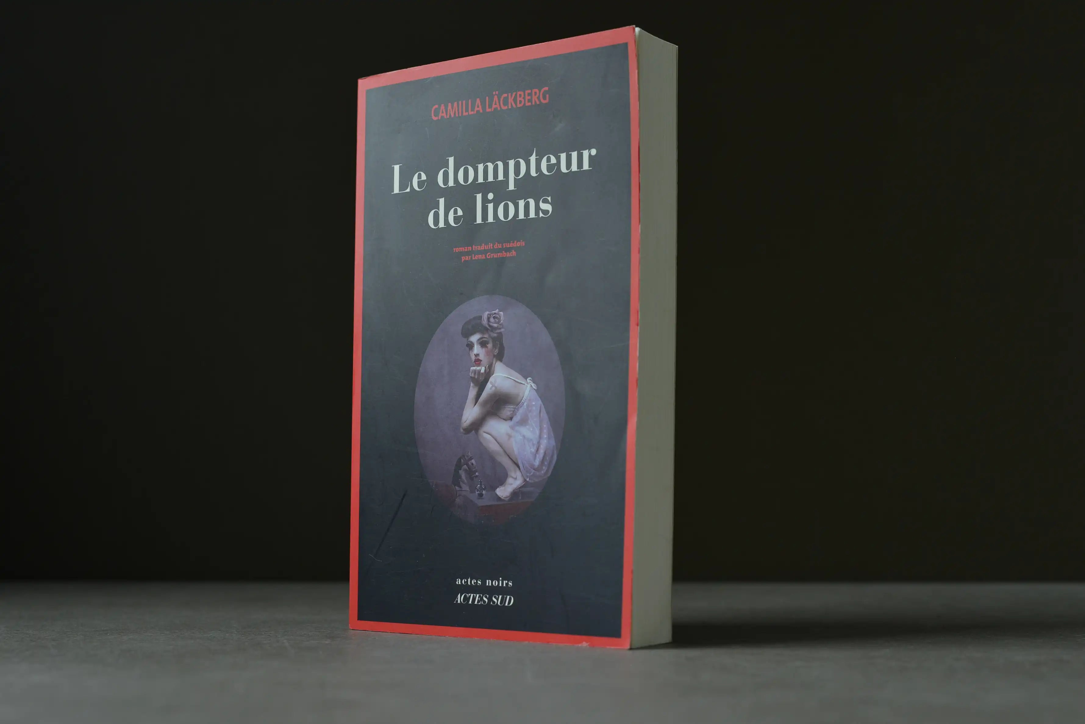 Läckberg, Camilla - Le dompteur de lions - Actes Sud - 9782330064020 - Bon+ -  livre usagé