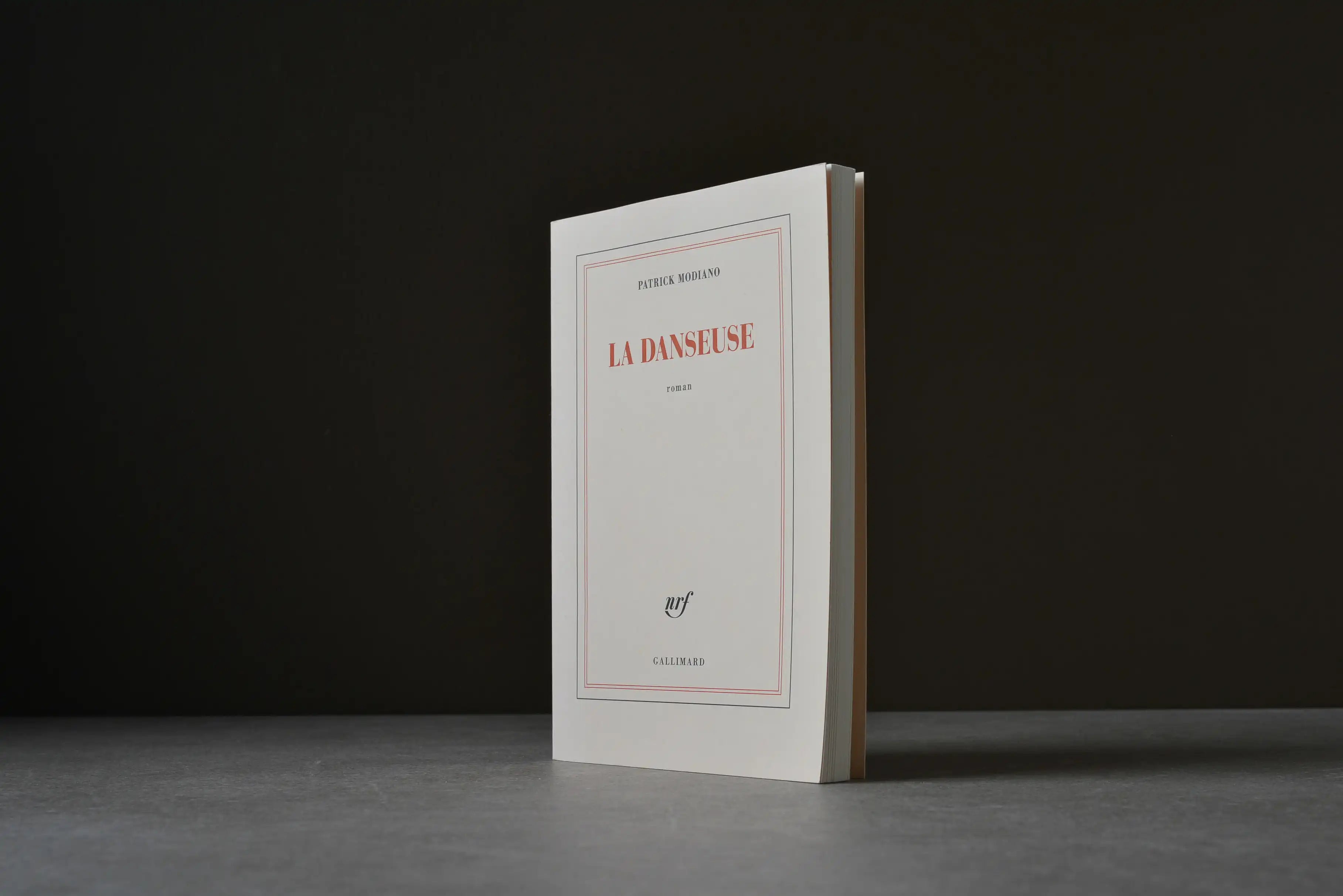 Modiano, Patrick - La Danseuse - Gallimard - 9782073036742 - Très bon -  livre usagé
