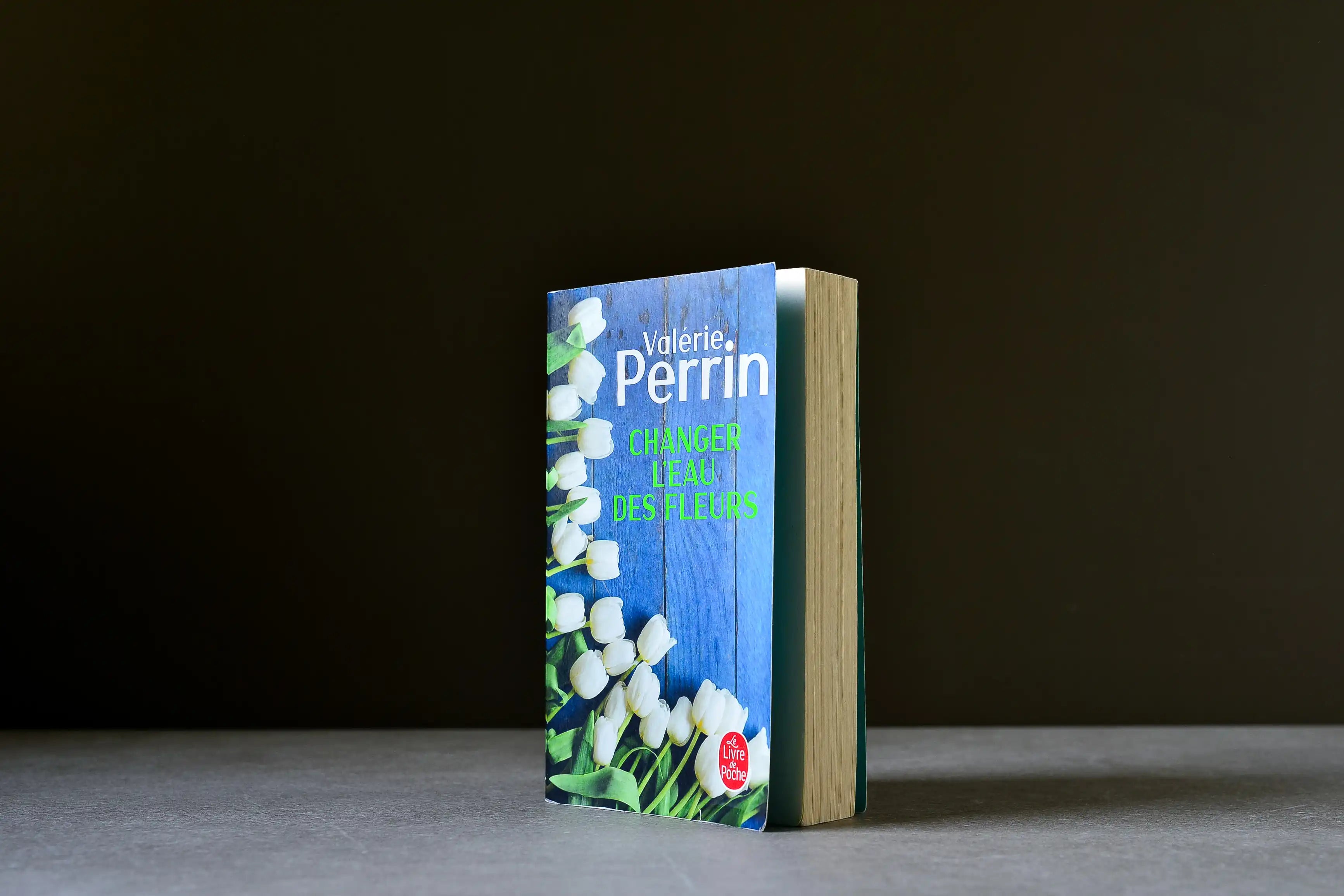 Perrin, Valérie - Changer l’eau des fleurs - Livre de poche - 9782253238027 - Bon -  livre usagé
