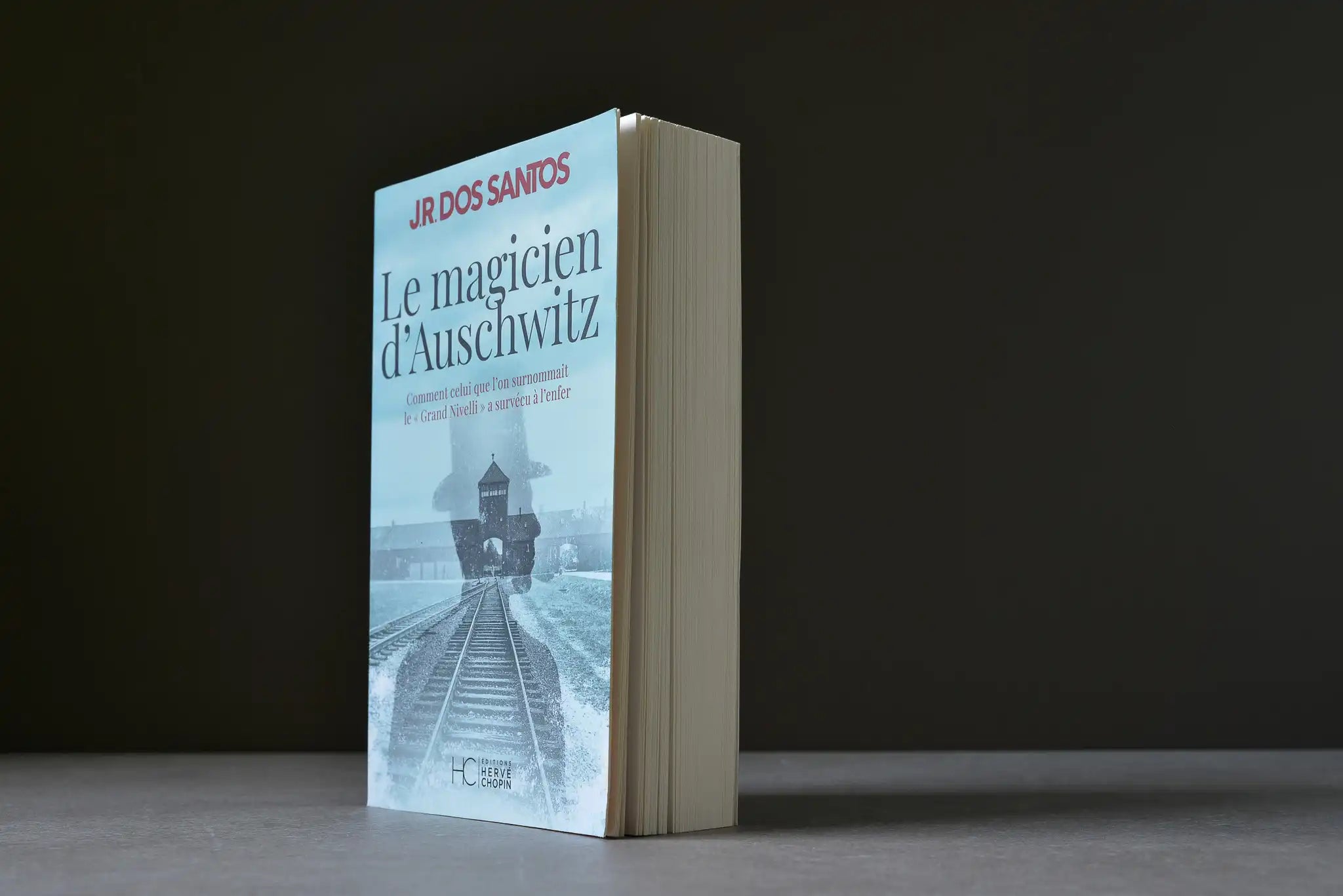 dos Santos, José Rodrigues - Le magicien d'Auschwitz - Hervé Chopin - 9782357205963 - Très bon -  livre usagé